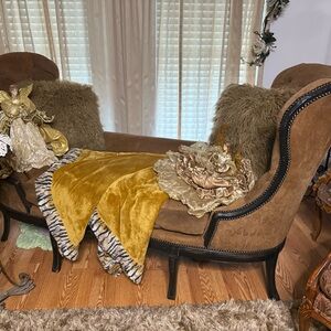 Luxurious Brown and Gold Accent Decor